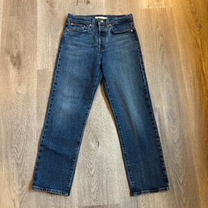 NWOT Levi's Women's Wedgie Straight Jeans Medium Blue Size 27x26